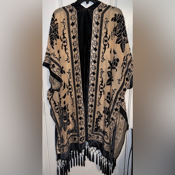 Free People Nightbird Kimono Black Cream Floral Fringe Boho OS NWOT - Picture 6 of 7